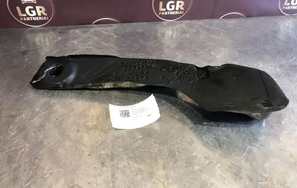Volvo V70 Fender foam support/seal 8684735