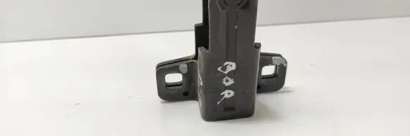 BMW X5 E53 Tailgate lock loop/hook striker 8408956