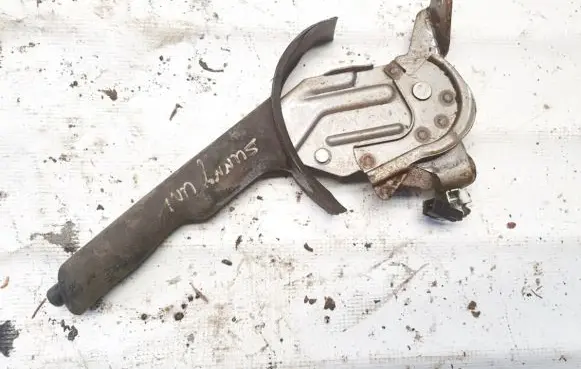 Nissan Sunny Handbrake/parking brake lever assembly