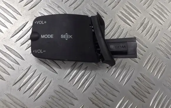 Ford Focus Head unit multimedia control 758709