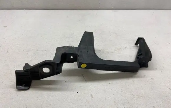 Skoda Superb B8 (3V) Radiator mount bracket 3V0805307
