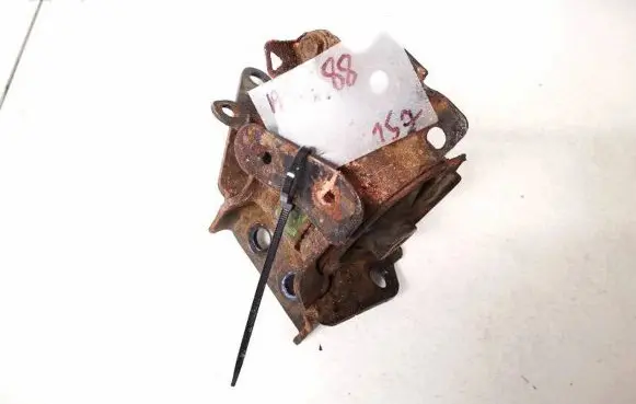 Toyota Corolla Verso AR10 Engine mount bracket