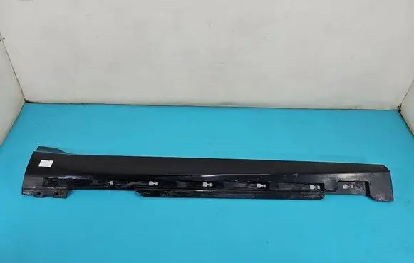 Foot area side trim