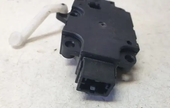 Audi A8 S8 D4 4H Air flap motor/actuator CZ1139300855