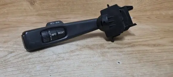 Volvo V50 Indicator stalk 17D770
