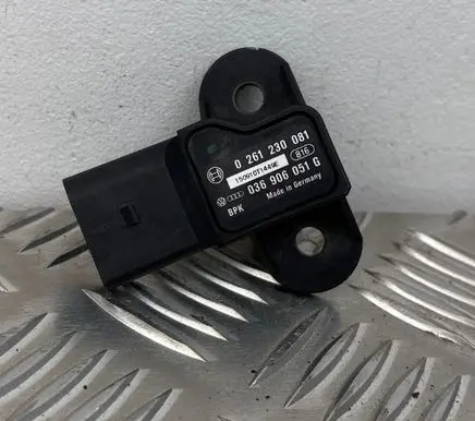 Volkswagen Touareg II Air pressure sensor 036906051G 0261230081