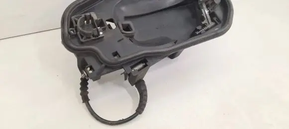 Rear door exterior handle/bracket