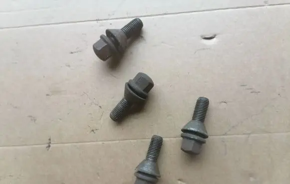 Saab 9-3 Ver2 Nuts/bolts 