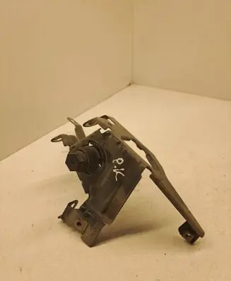 BMW 6 F12 F13 Fender mounting bracket 7183752