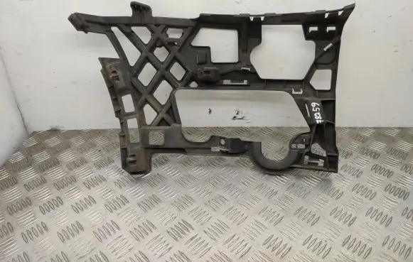 Volkswagen Golf VII Front bumper mounting bracket 5G0807723D