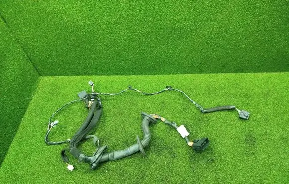 Renault Master III Front door wiring loom 257258R 8200778264