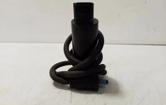 Land Rover Evoque I Windscreen/windshield washer pump 1011285 120725B