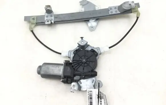 Rear door manual window regulator