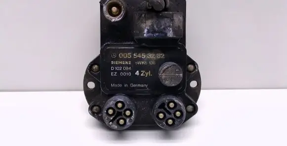 Mercedes-Benz 190 W201 Ignition amplifier control unit 0055453232