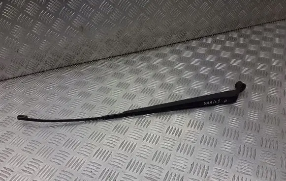 Toyota Yaris Front wiper blade arm 85211-0D020