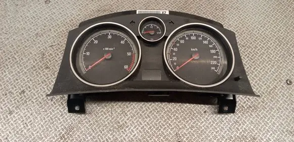 Opel Zafira B Speedometer (instrument cluster) 13308999