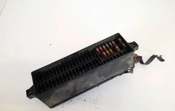 Volkswagen Tiguan Fuse box set tab016482d