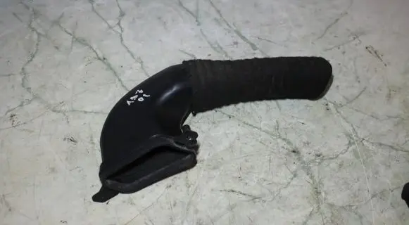 Audi A4 S4 B7 8E 8H Air intake hose/pipe 8E0129604
