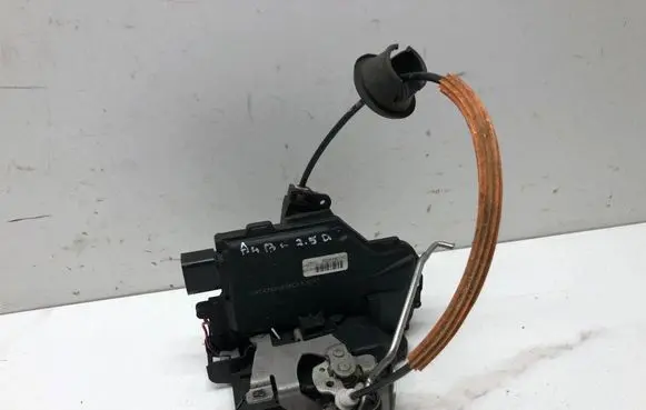 Audi A4 S4 B6 8E 8H Rear door lock 8E0839015C