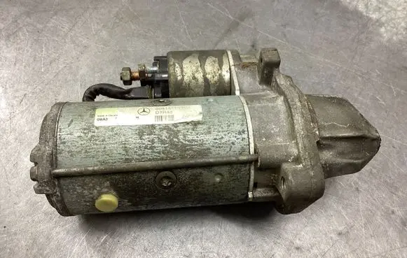 Mercedes-Benz C W203 Starter motor 0051511301 D7R43 09A3