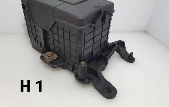 Audi A3 S3 8P Battery tray 1K0915333H 1K0915335C 3C0915336A