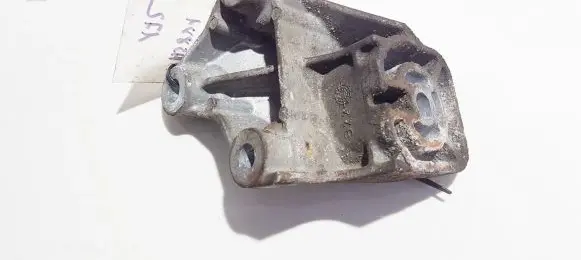 Volvo S60 Engine mounting bracket 08649262