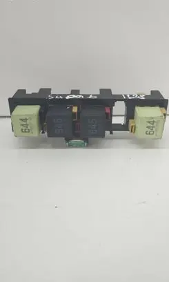 Audi A4 S4 B5 8D Other relay 443937105A