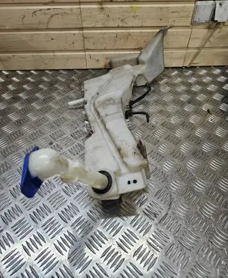 Windshield washer fluid reservoir/tank
