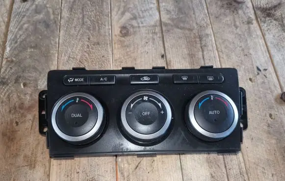 Mazda 6 Climate control unit GAP361190A
