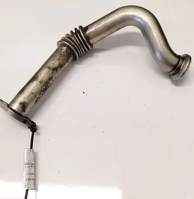 Volkswagen PASSAT B7 EGR valve line/pipe/hose 
