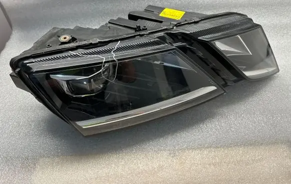 Skoda Octavia Mk3 (5E) Headlight/headlamp 5E1941016D 030110423200 15A6369