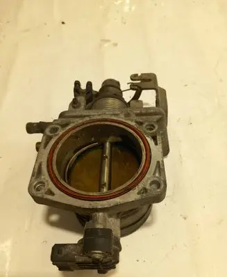 BMW 7 E38 Throttle valve 1633385