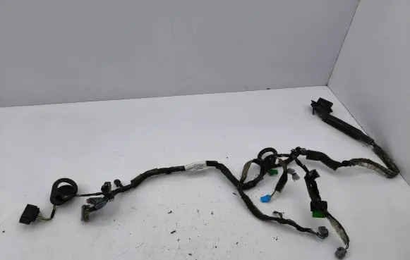 Volvo V70 Front door wiring loom 30773652