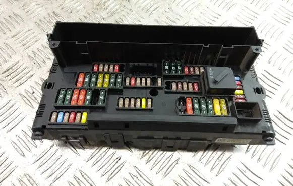 BMW 5 F10 F11 Fuse box set 9252815