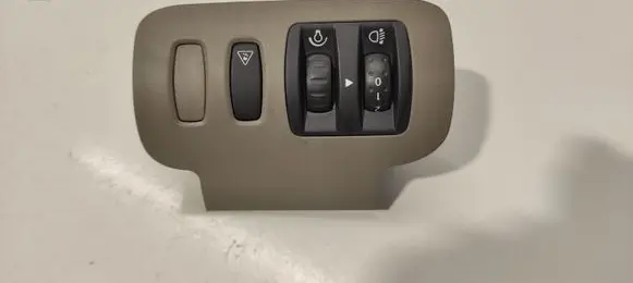 Renault Scenic II - Grand scenic II Headlight level height control switch 8200140985GC