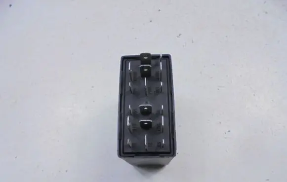 Audi A4 S4 B6 8E 8H Other relay 4B0919471