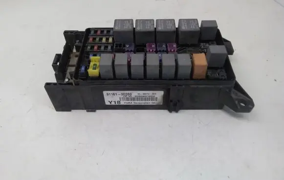 KIA Sorento Fuse module 911613E080