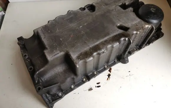 Oil sump