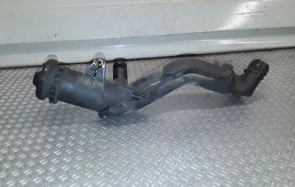 Volvo V50 Oil fill pipe 