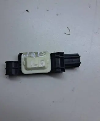 Audi A3 S3 A3 Sportback 8P Airbag deployment crash/impact sensor 4B0959643D 300506 017852