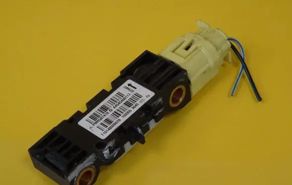 Mitsubishi Colt Airbag deployment crash/impact sensor PMR587419 A4545400117