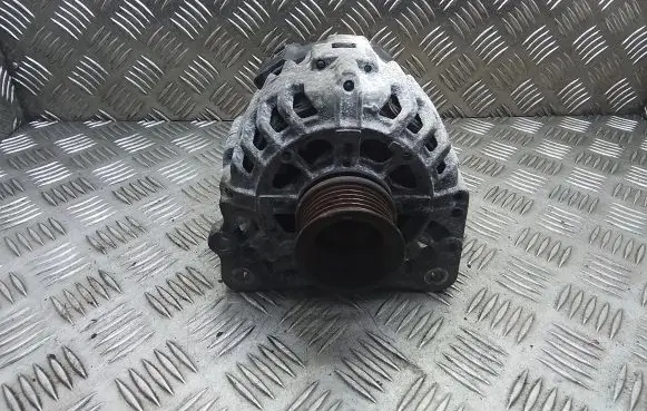 Seat Altea Generator/alternator 037903025T