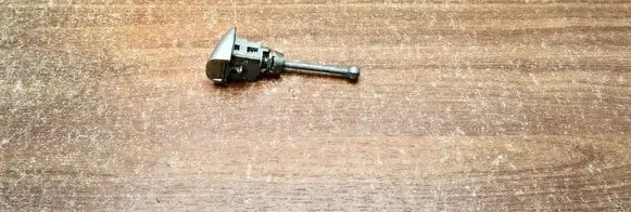 Peugeot 208 I Front door lock (next to the handle) 59395J01