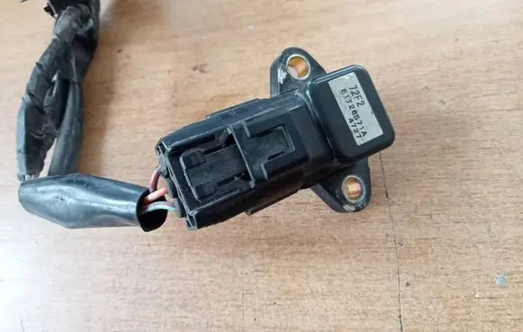 Suzuki Wagon R+ Air pressure sensor E1T26571A