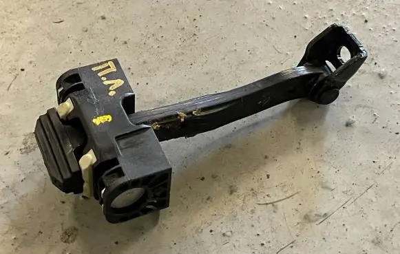 BMW 4 F36 Gran coupe Front door check strap stopper 7446726
