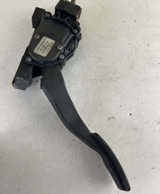 Mitsubishi Colt Accelerator throttle pedal A4543000304 6PV00886600 MN125792