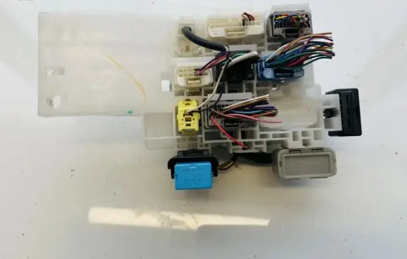 Toyota Prius (XW30) Fuse box set 7356mb1