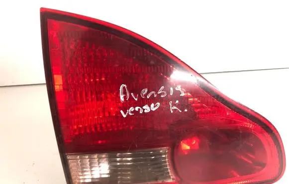 Toyota Avensis Verso Tailgate rear/tail lights
