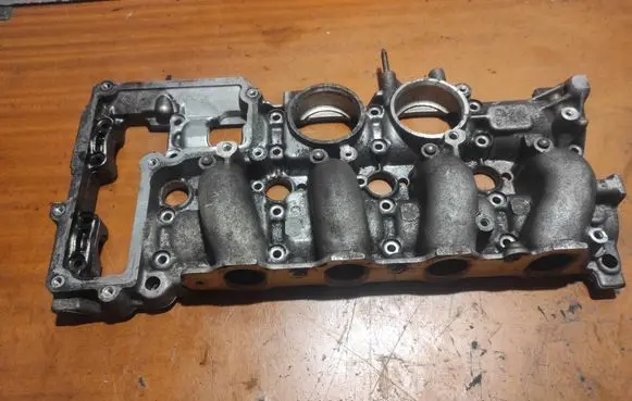 Land Rover Freelander 2 - LR2 Rocker cam cover 9685491010