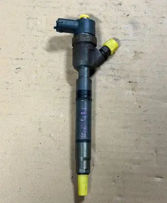 Hyundai i40 Fuel injector 0445110411 33800-2A800